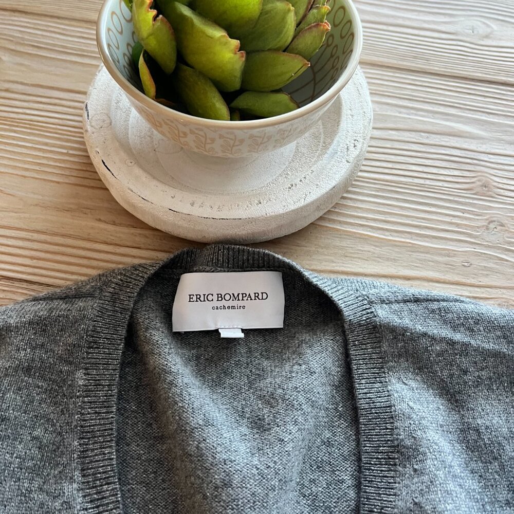 Eric Bompard Spring Cashmere V-Neck Sweater Gray – XL | Luxury French Knit - Picture 2 of 7